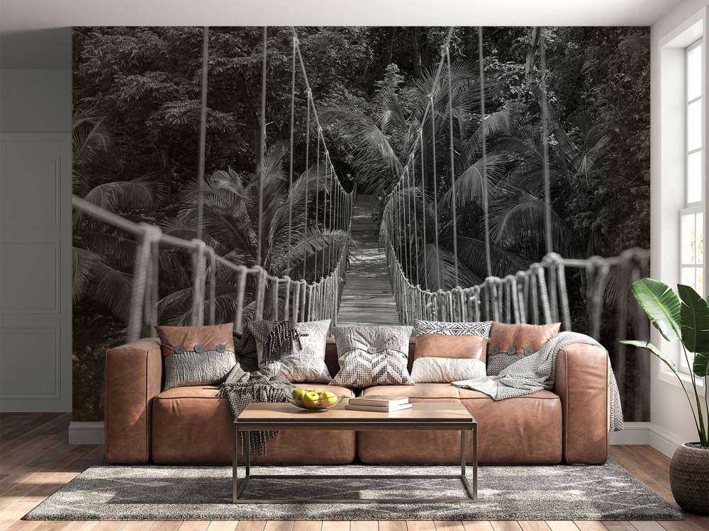 Ponte di legno tra le palme