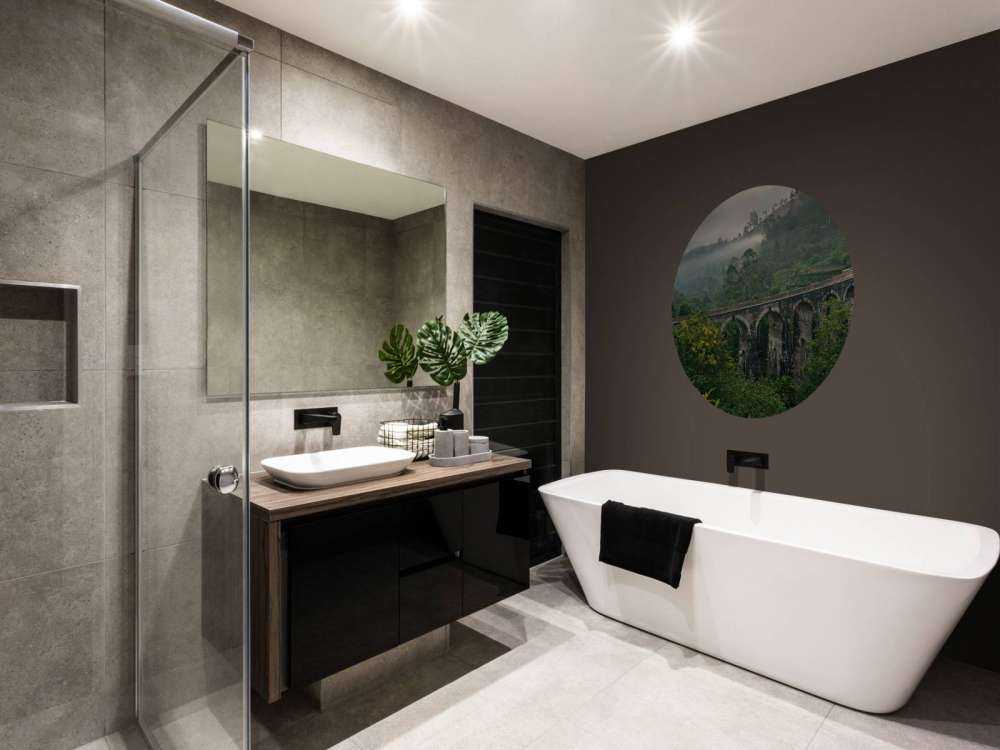 Ponte ferroviario attraverso la giungla