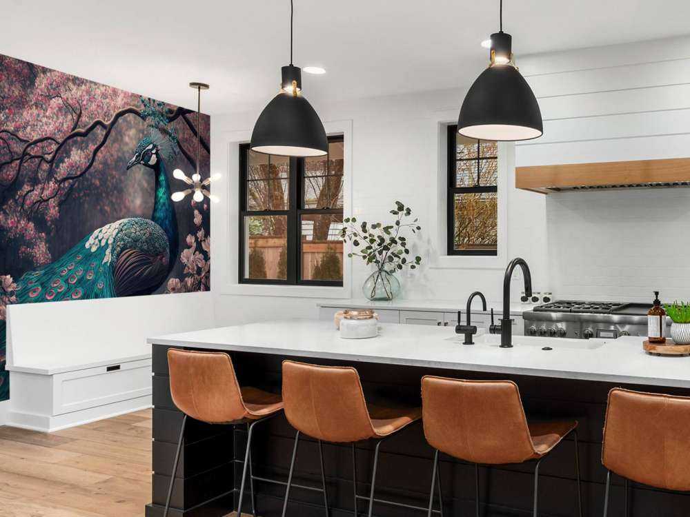 Pavone nello Splendore della Fioritura