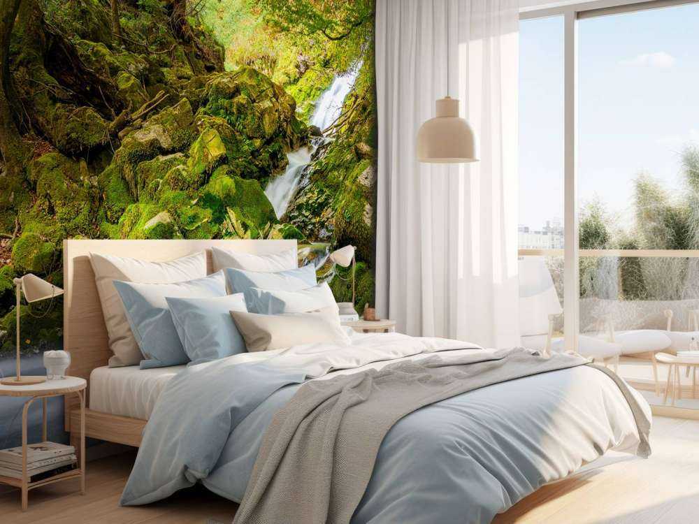 Cascata in mezzo alla foresta