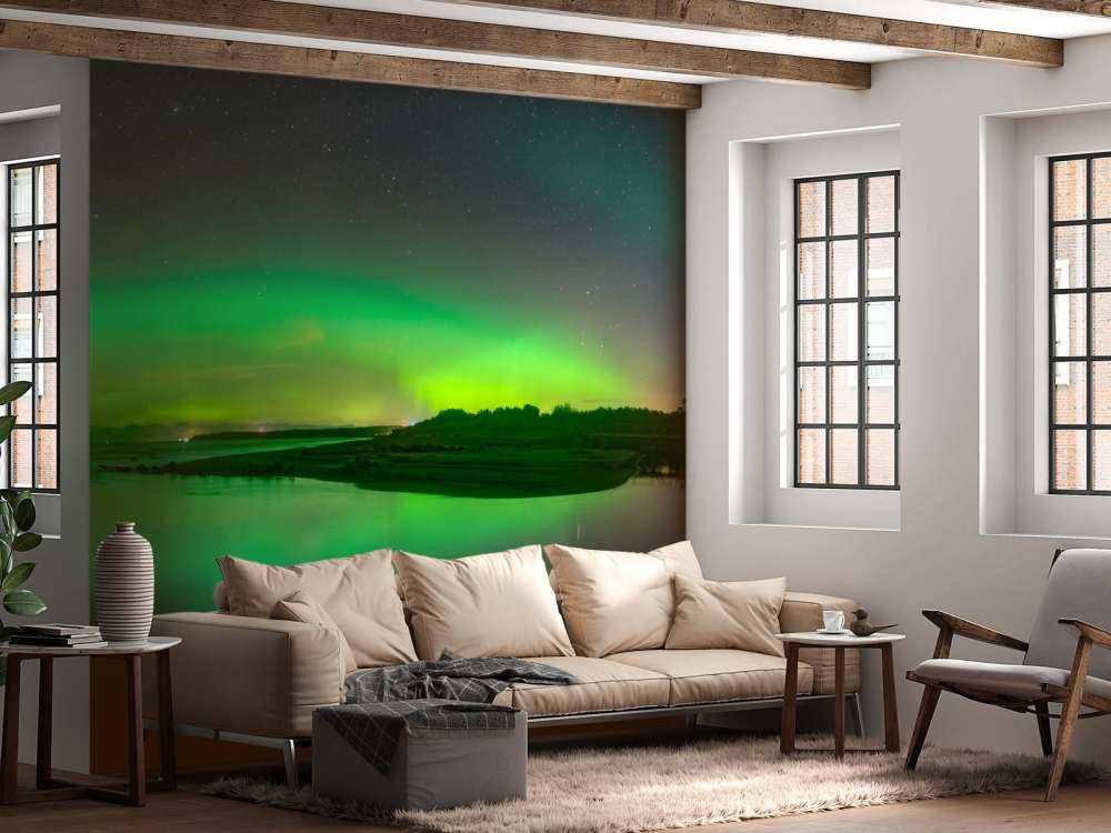 Un'aurora boreale luminosa