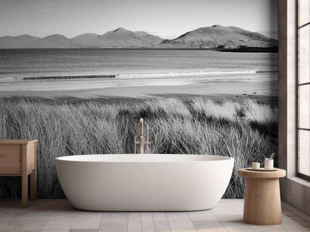 Casco in erba, spiaggia e montagna