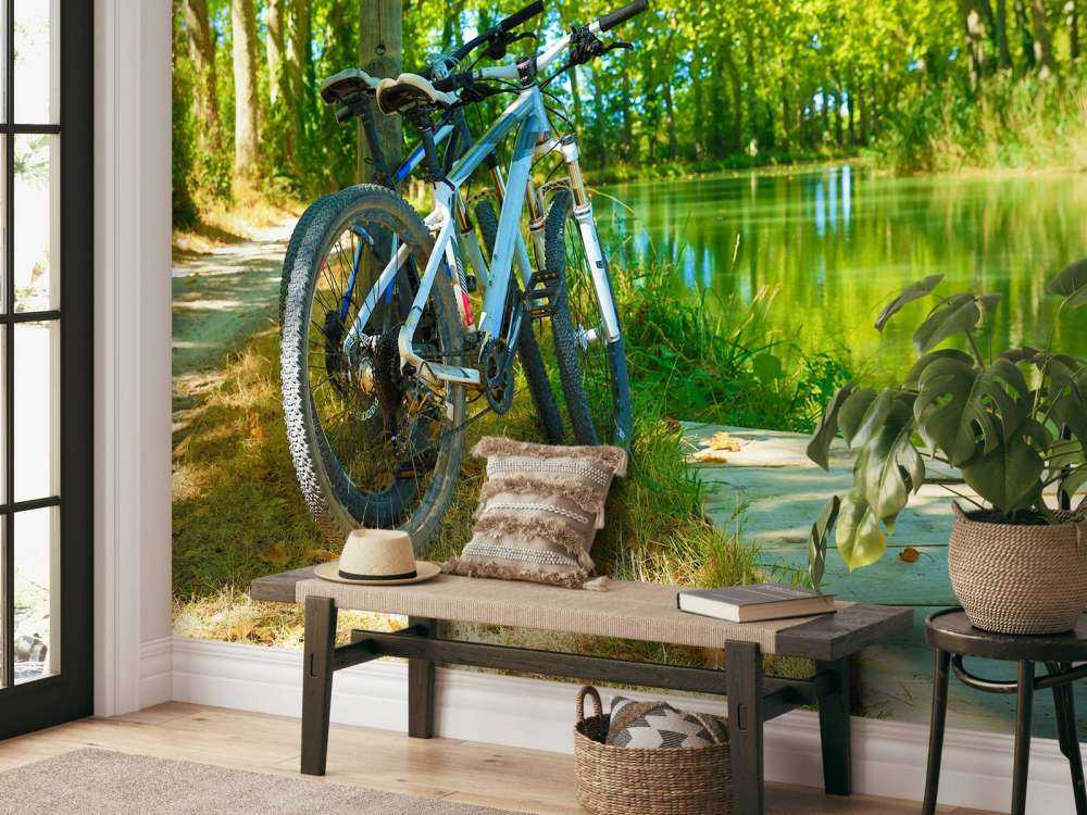 Bicicletta vicino al fiume