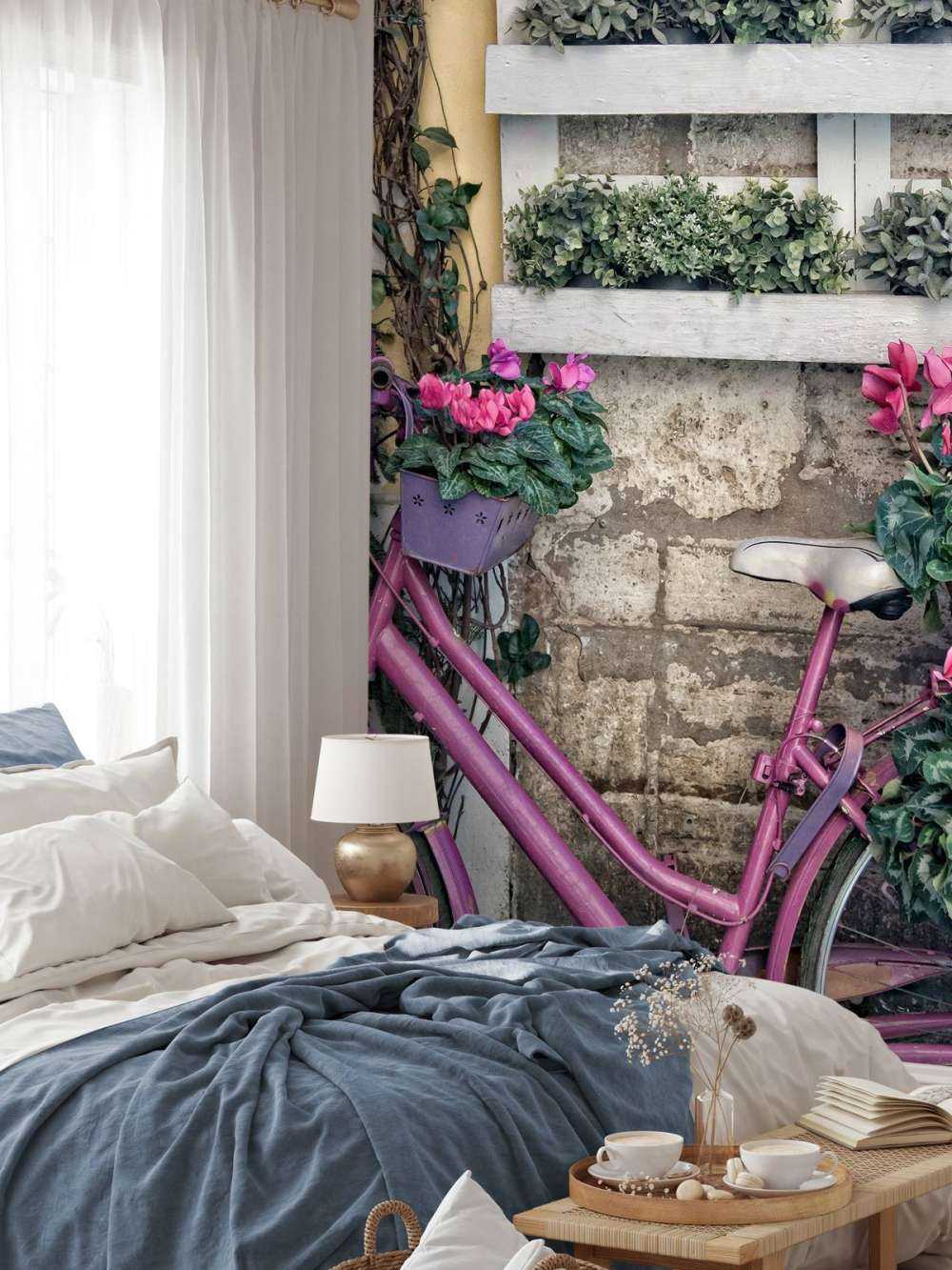 Bicicletta d'epoca con fiori