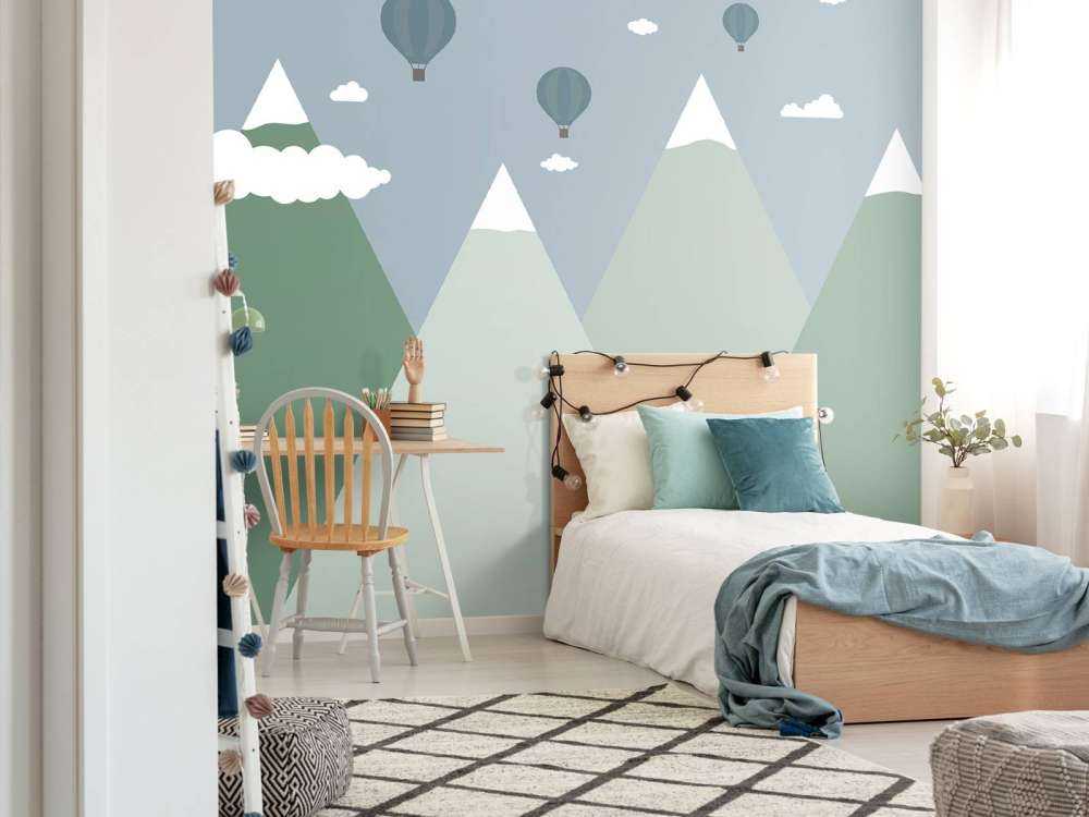 Paesaggio di montagna con mongolfiere