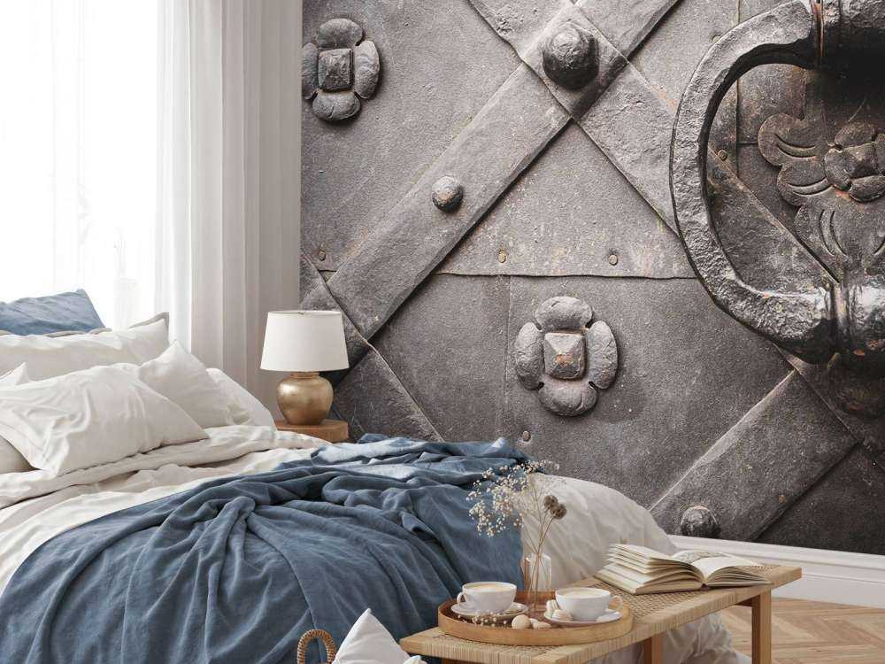 Vecchia porta con leva