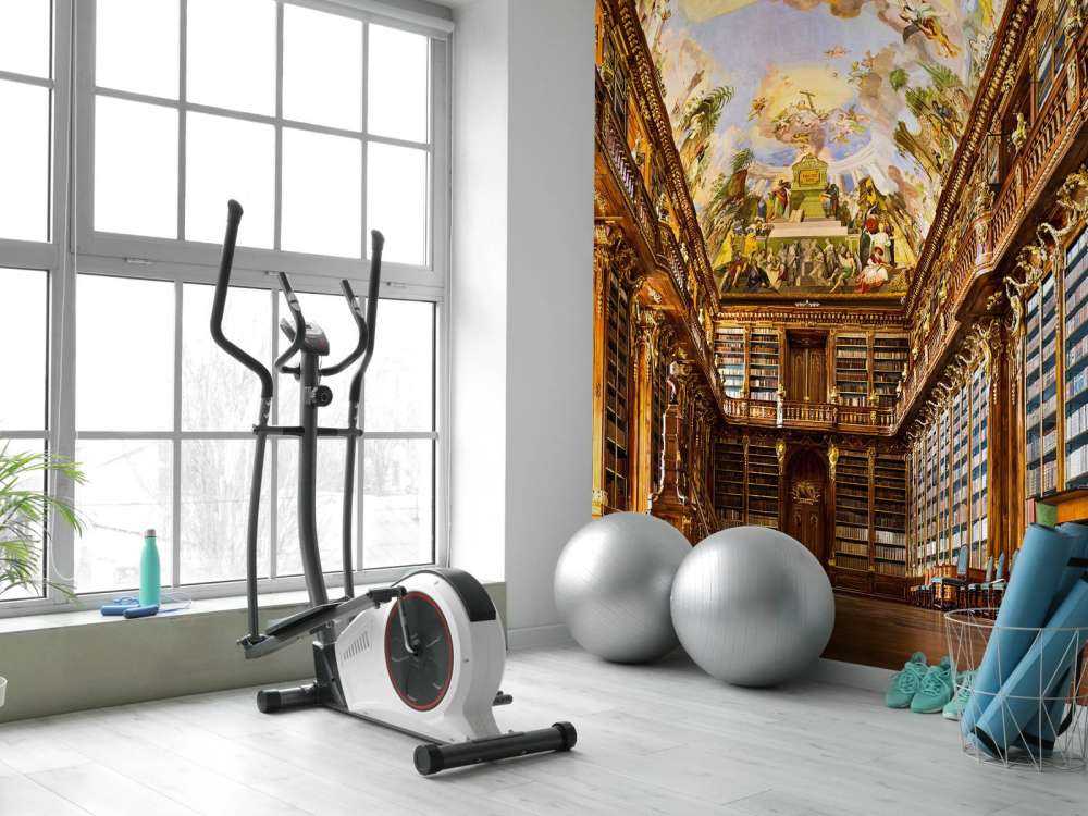 Biblioteca storica in legno caldo