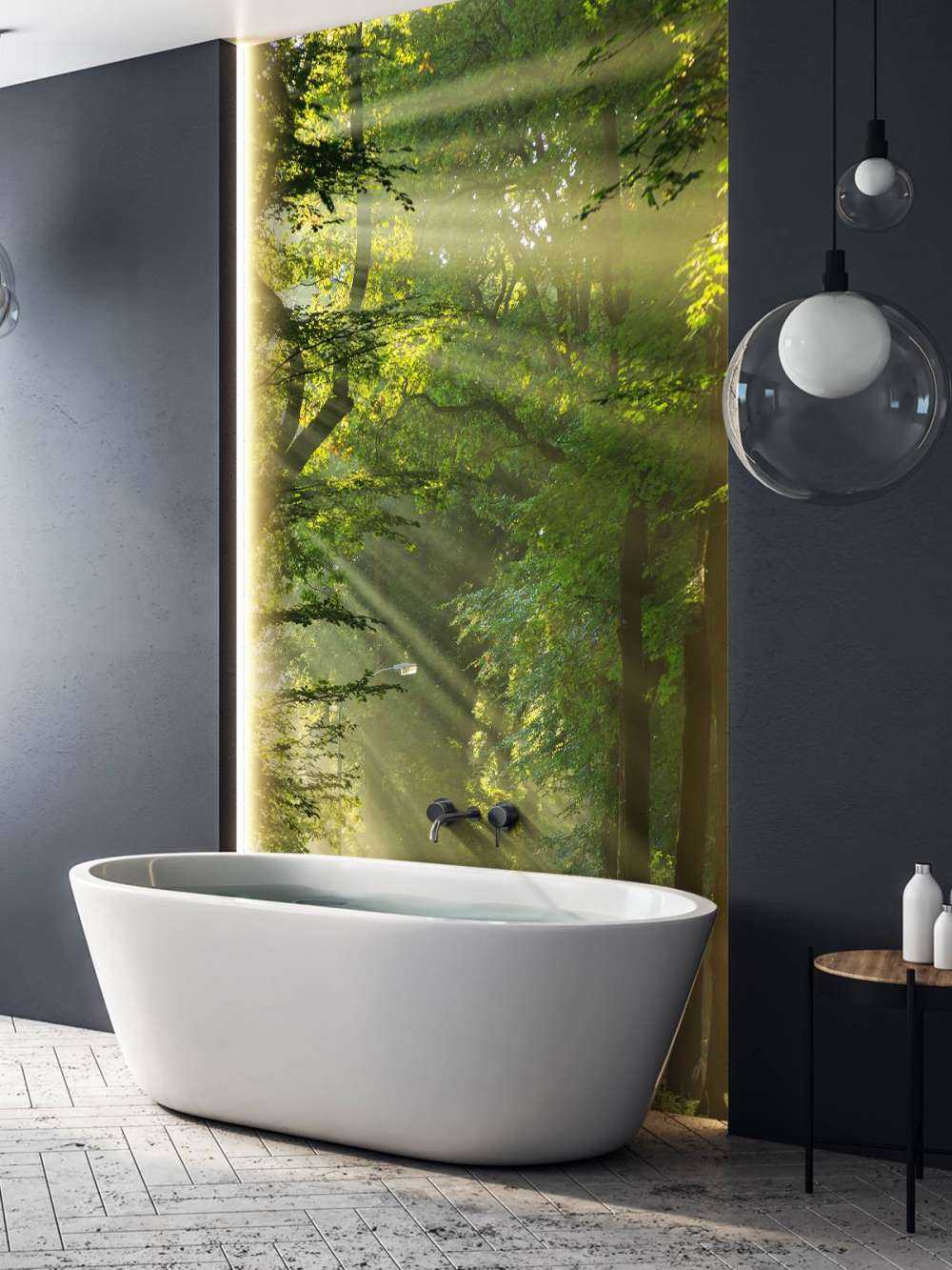 Raggi di sole attraverso gli alberi