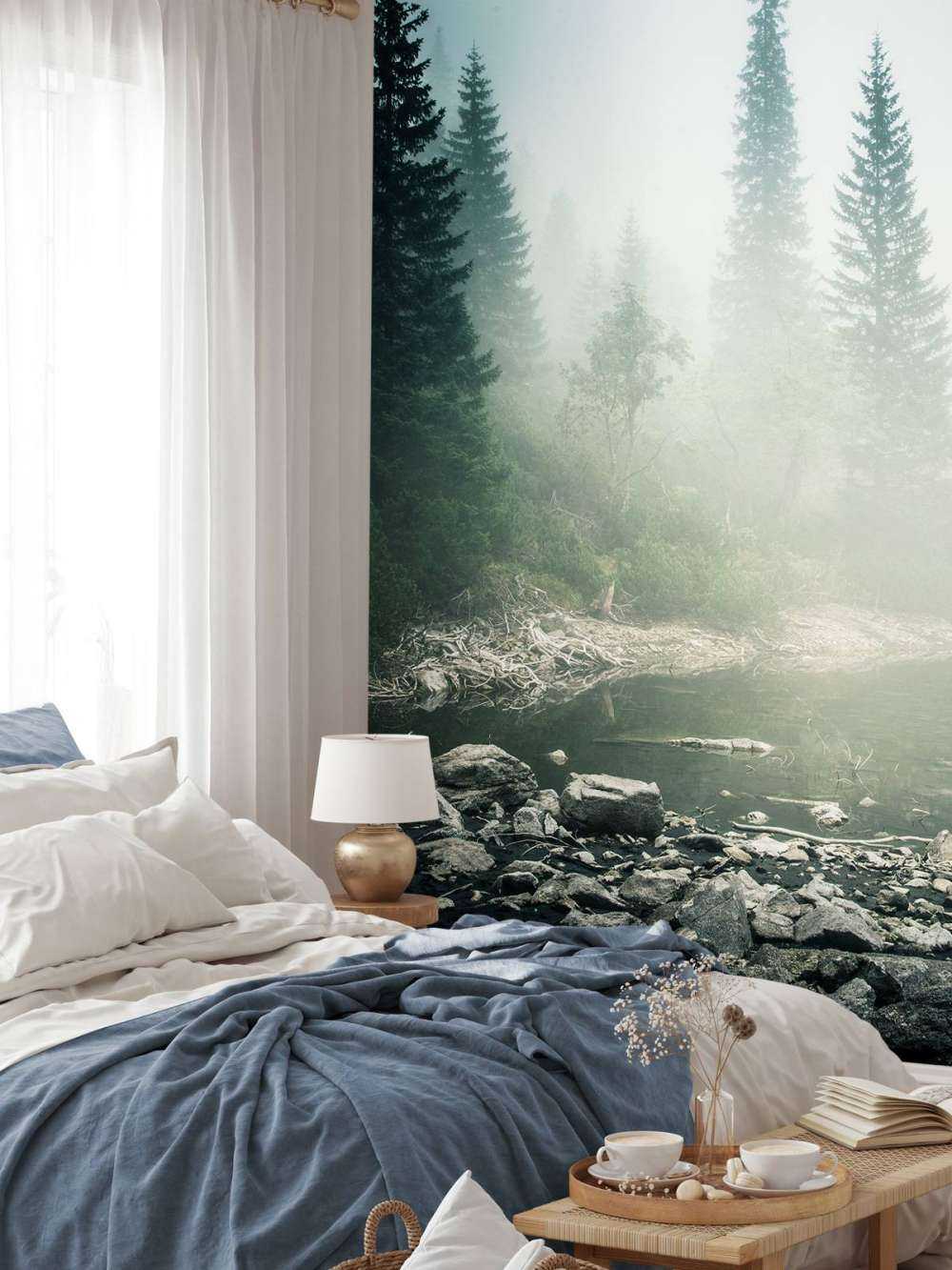 Un bellissimo lago di montagna