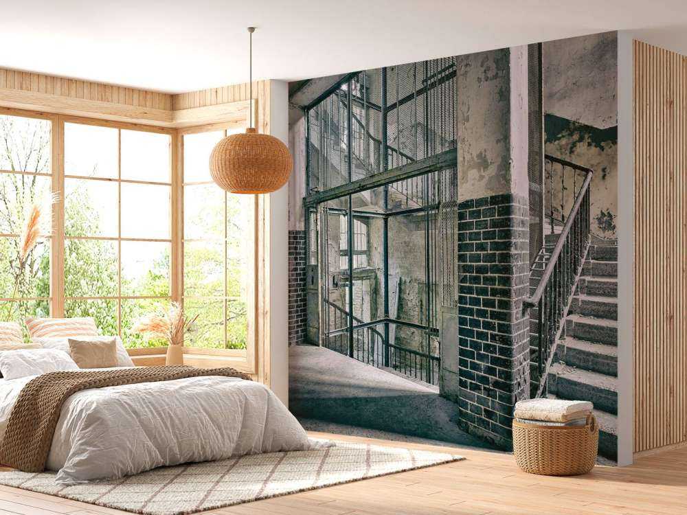 Vecchie scale e vano ascensore