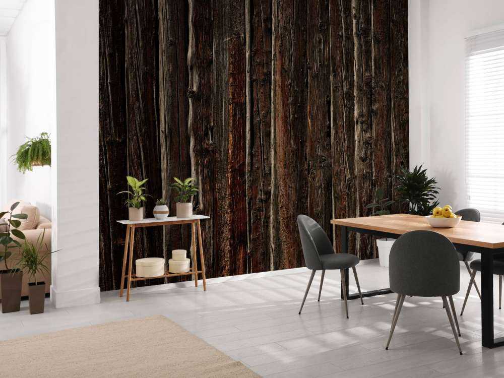 Legno grezzo con chiodi