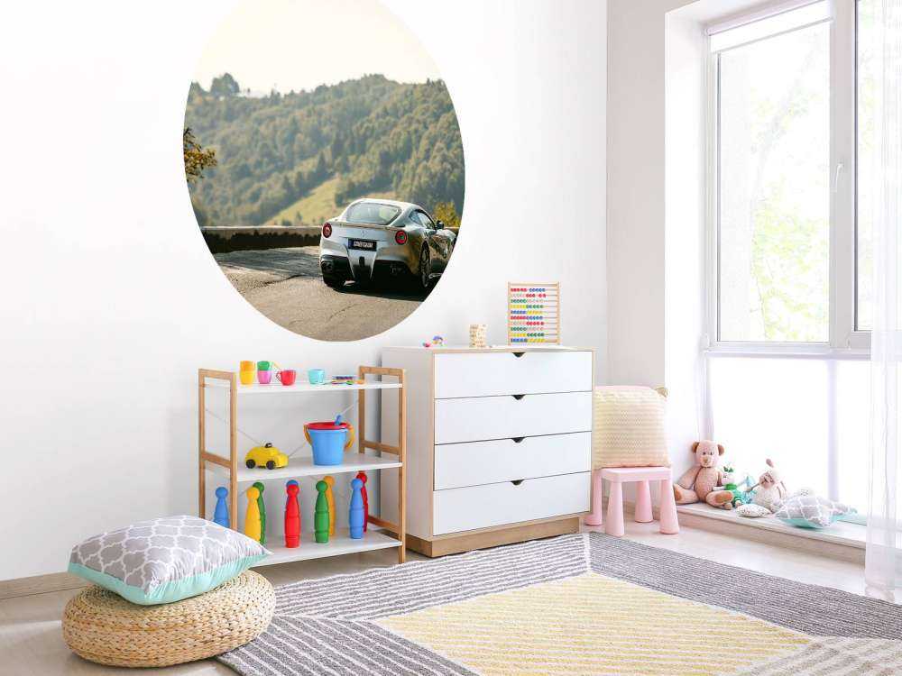 Ferrari F12 tra le montagne