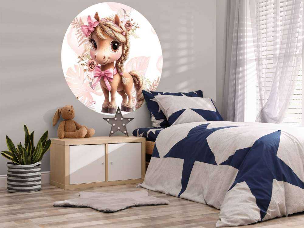 Pony elegante con fiocco rosa