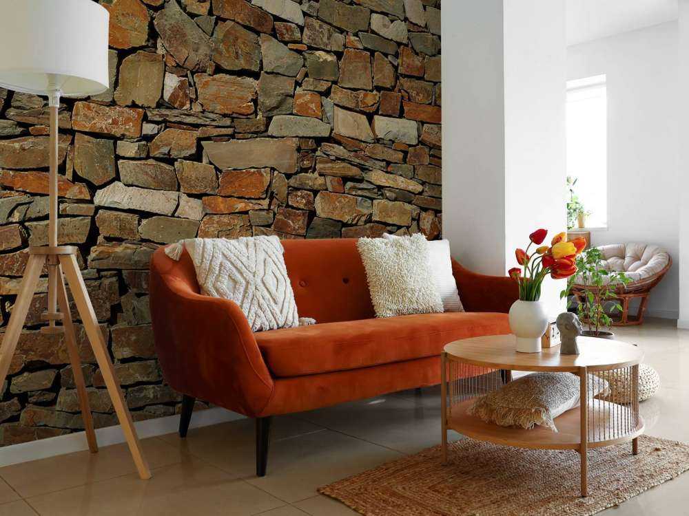 Muro con pietre grandi e piccole