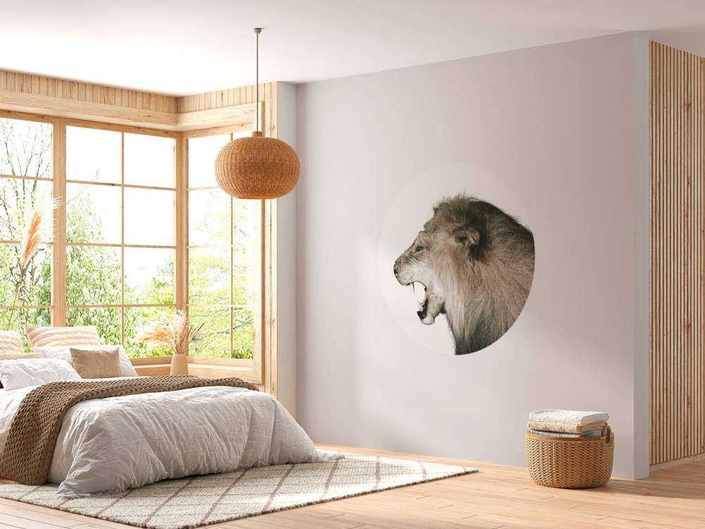 Leone ruggente bianco