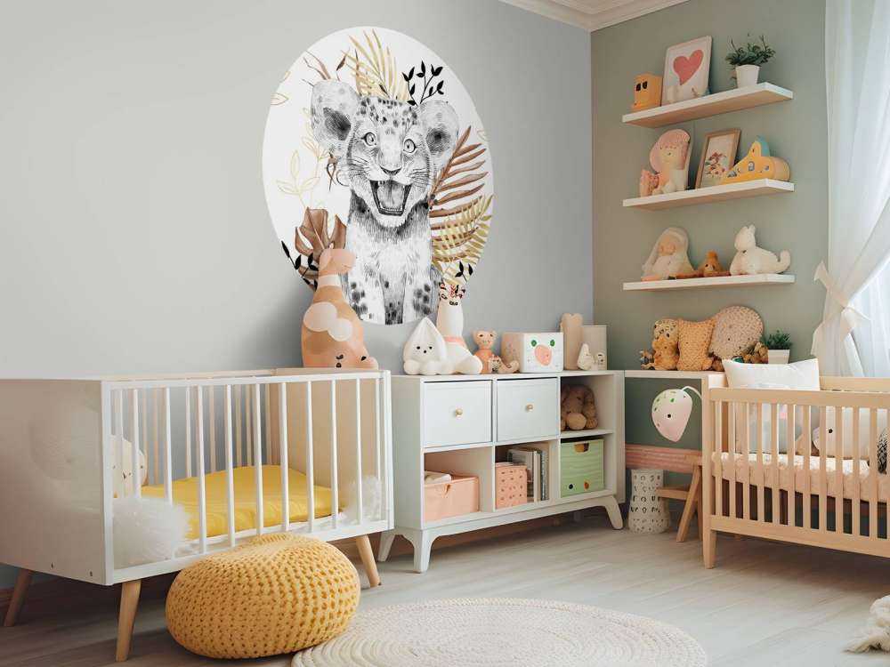 Cucciolo di leone marrone e con foglie d'oro