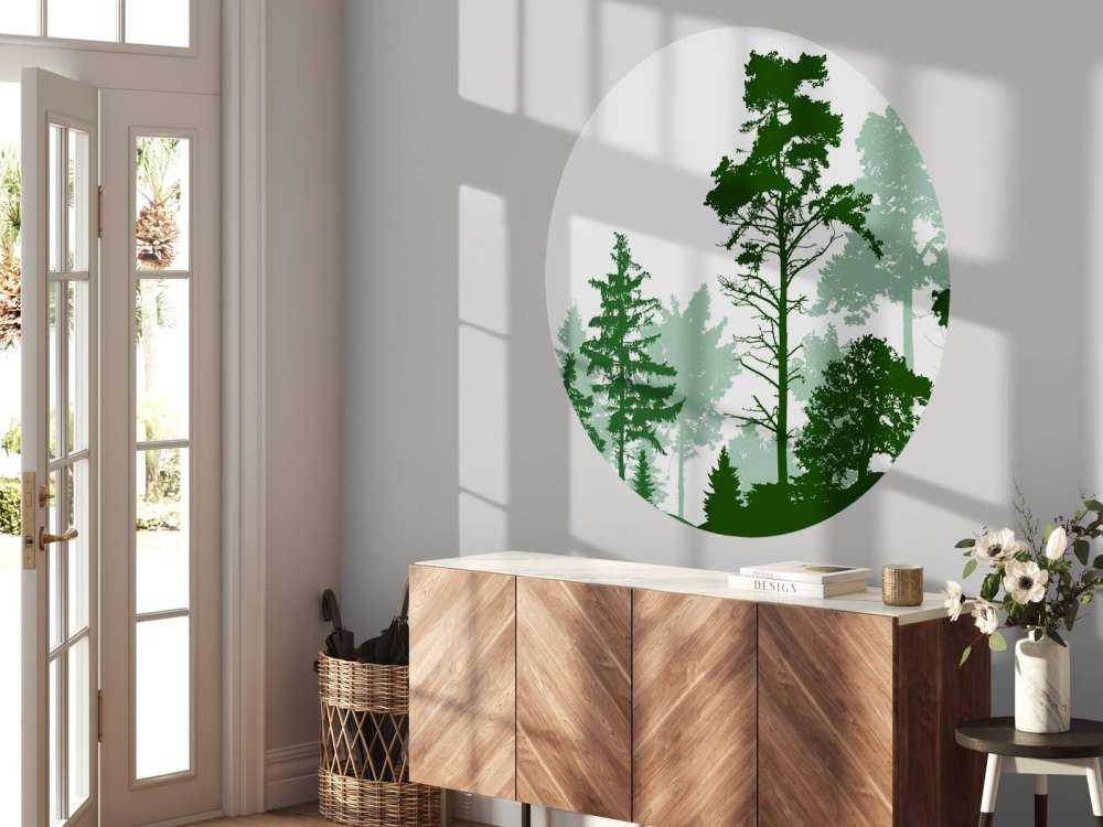 Foresta verde di conifere