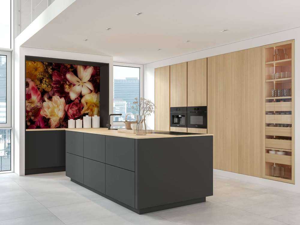 Bella e colorata ghirlanda di fiori