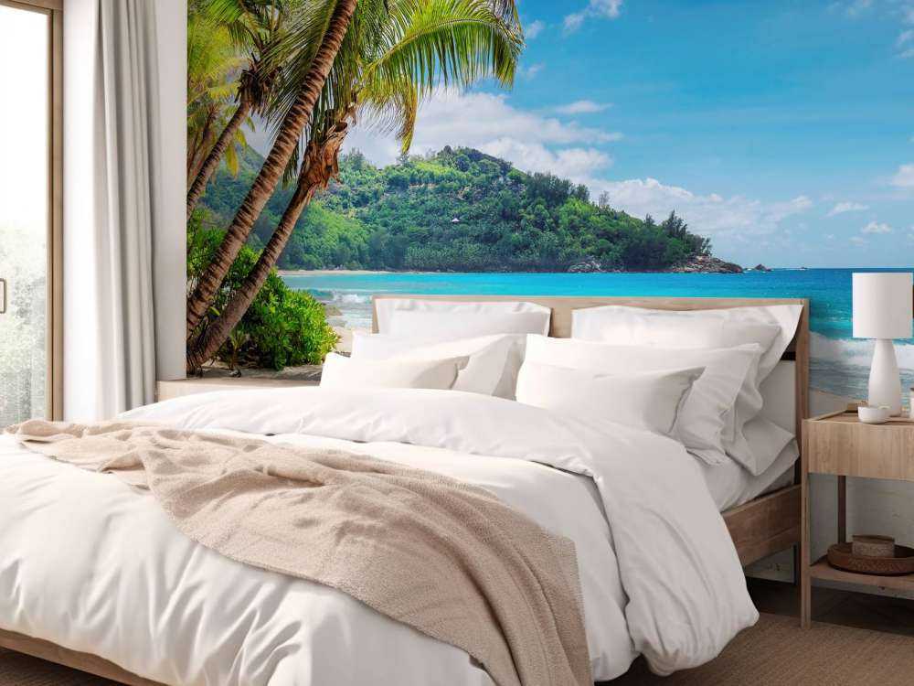 Bella spiaggia con palme