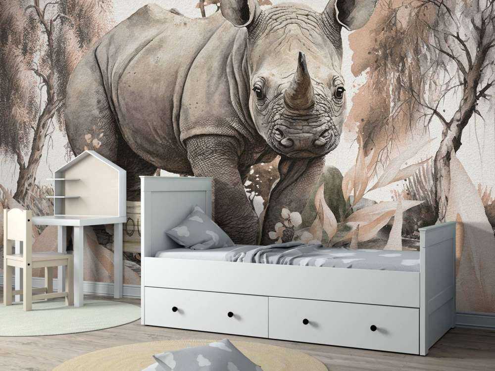 Cucciolo di rinoceronte nella savana grigio scuro