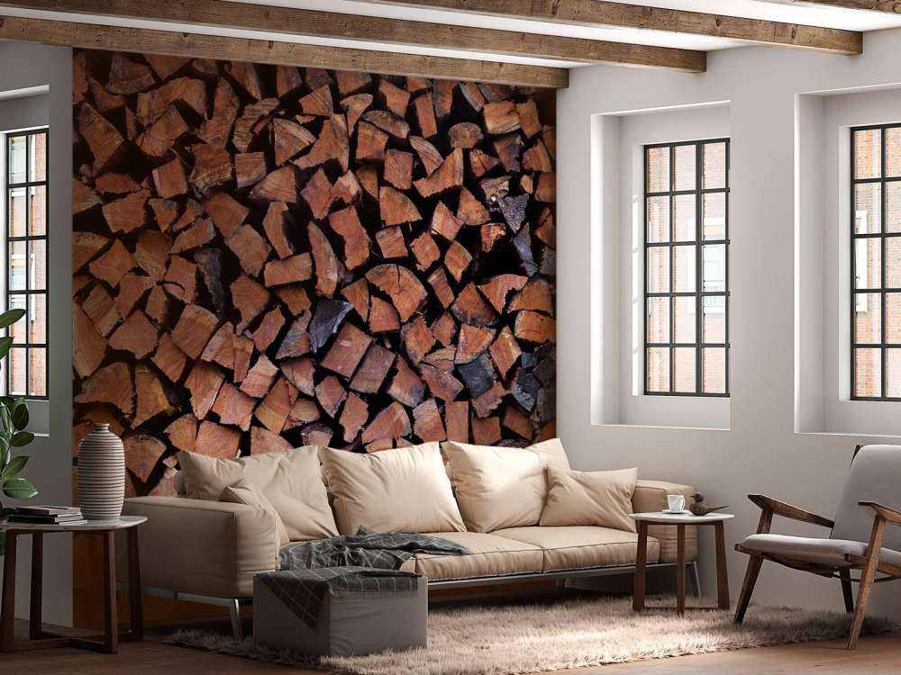 Legno spaccato e accatastato