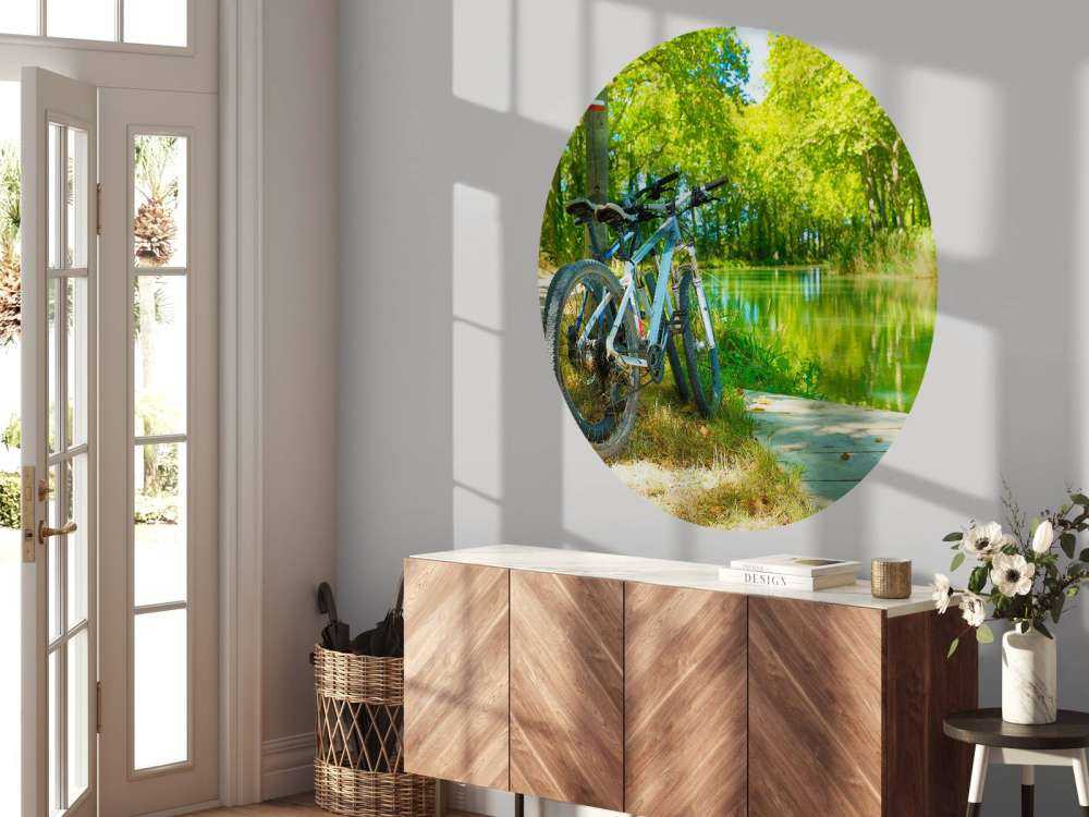 Bicicletta vicino al fiume