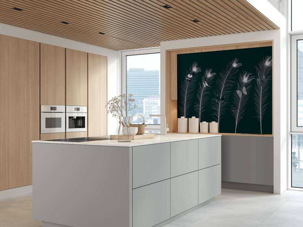 Farfalle su piume di pavone