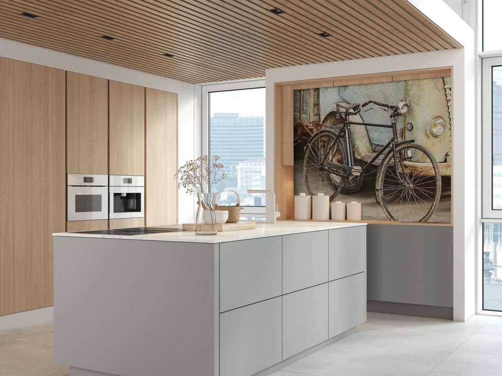 Vecchia bici retrò con camion