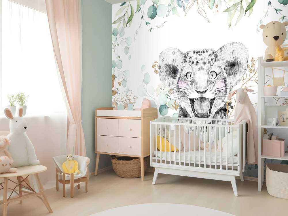 Baby leone con foglie di menta