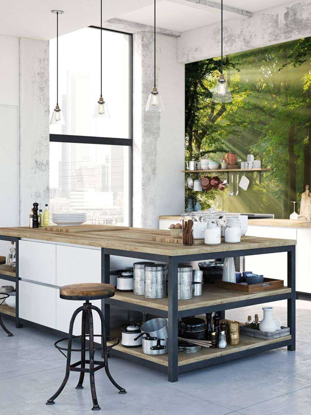 Raggi di sole attraverso gli alberi