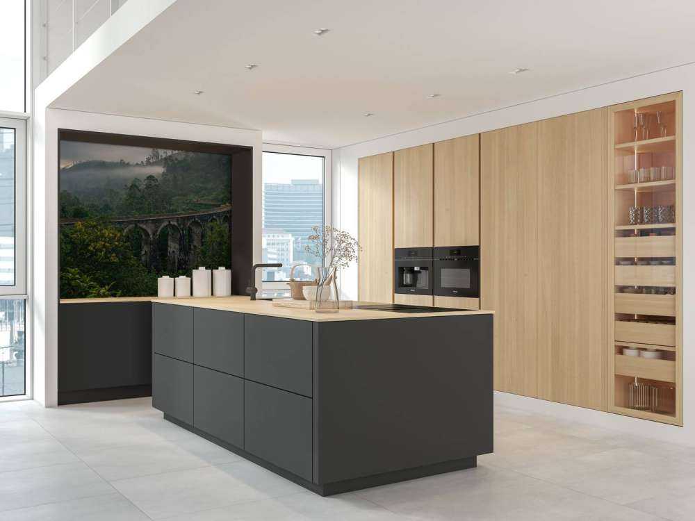 Ponte ferroviario attraverso la giungla