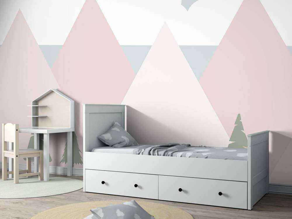 Montagne rosa con pini