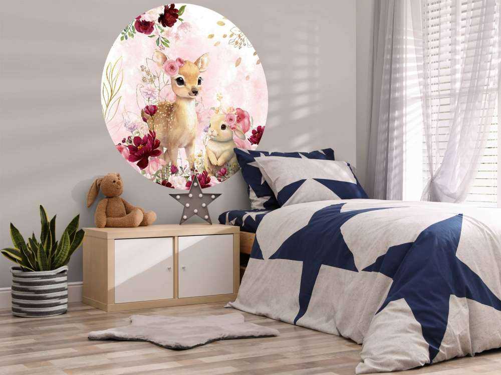 Hertje e coniglio in splendore di fiori