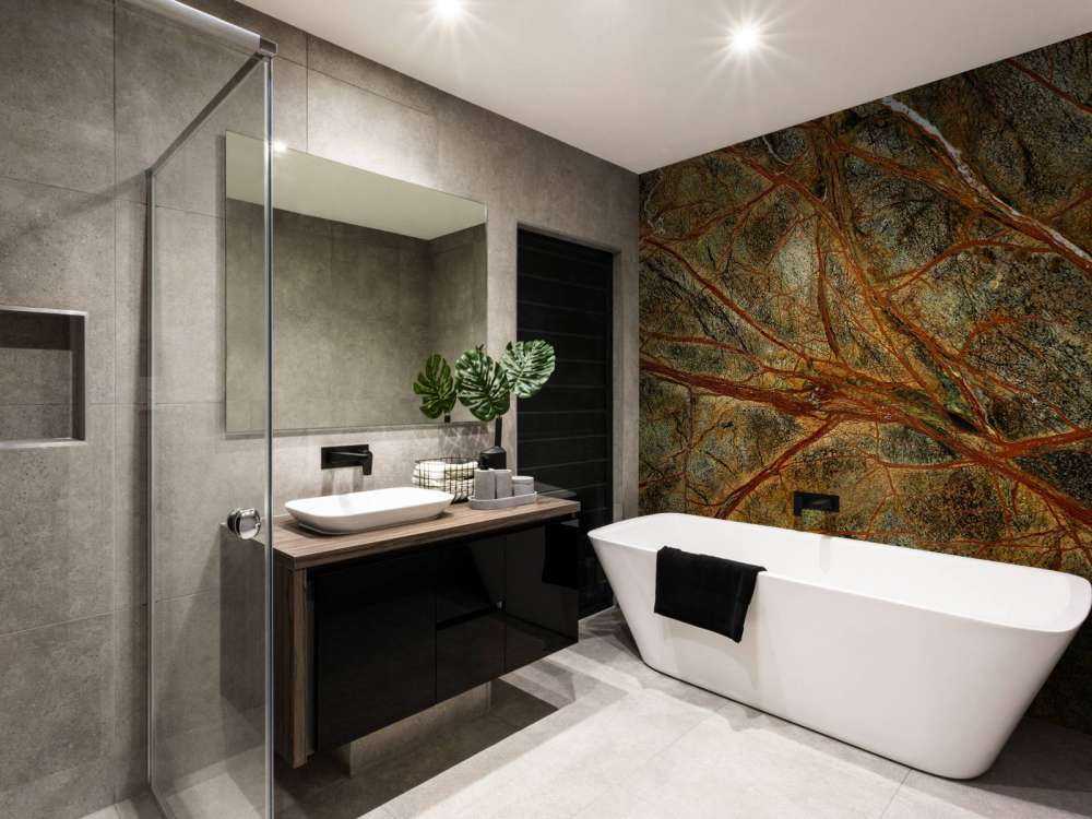 Marmo verde con venature colorate