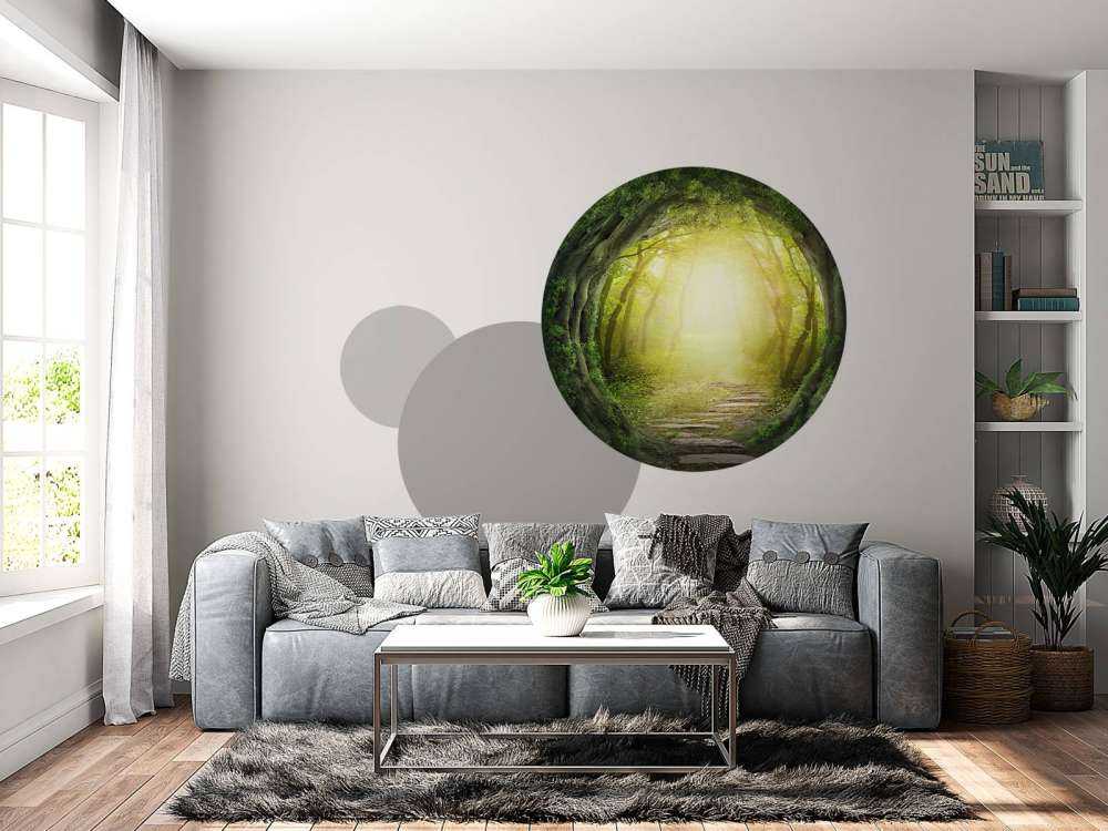 Sentiero di pietra nella foresta