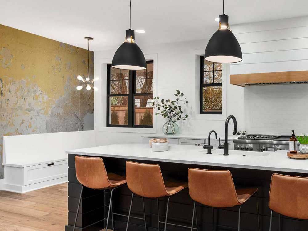 Muro giallo invecchiato