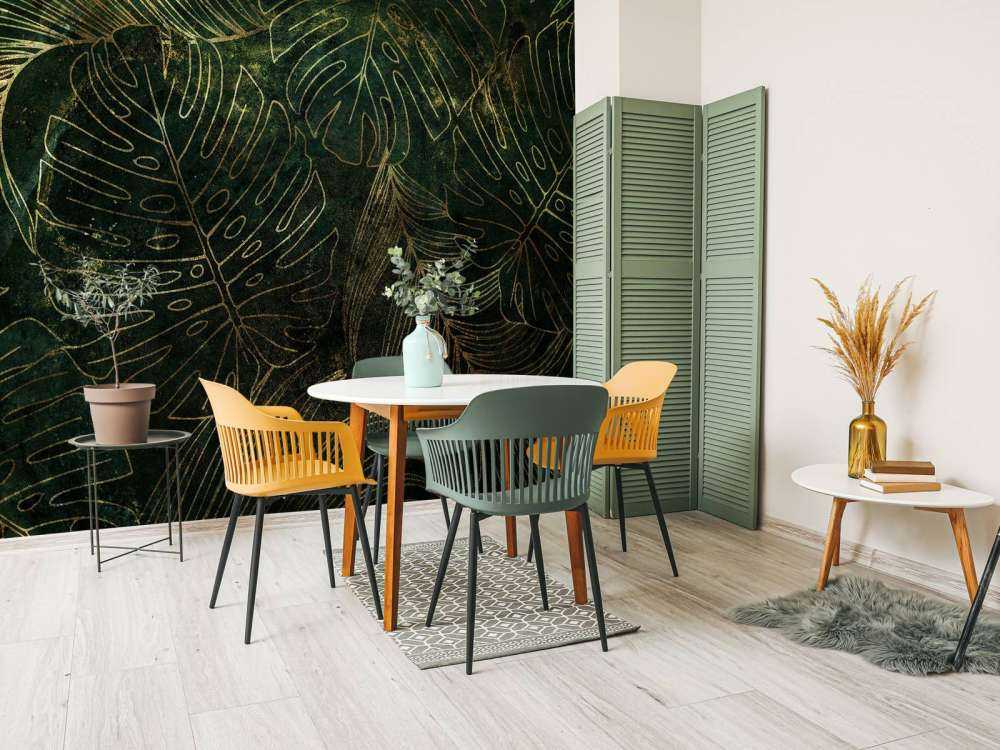 Struttura verde con foglie dorate