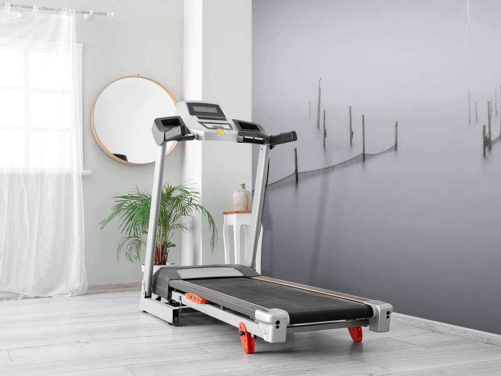 Reti da pesca con nebbia e temporale