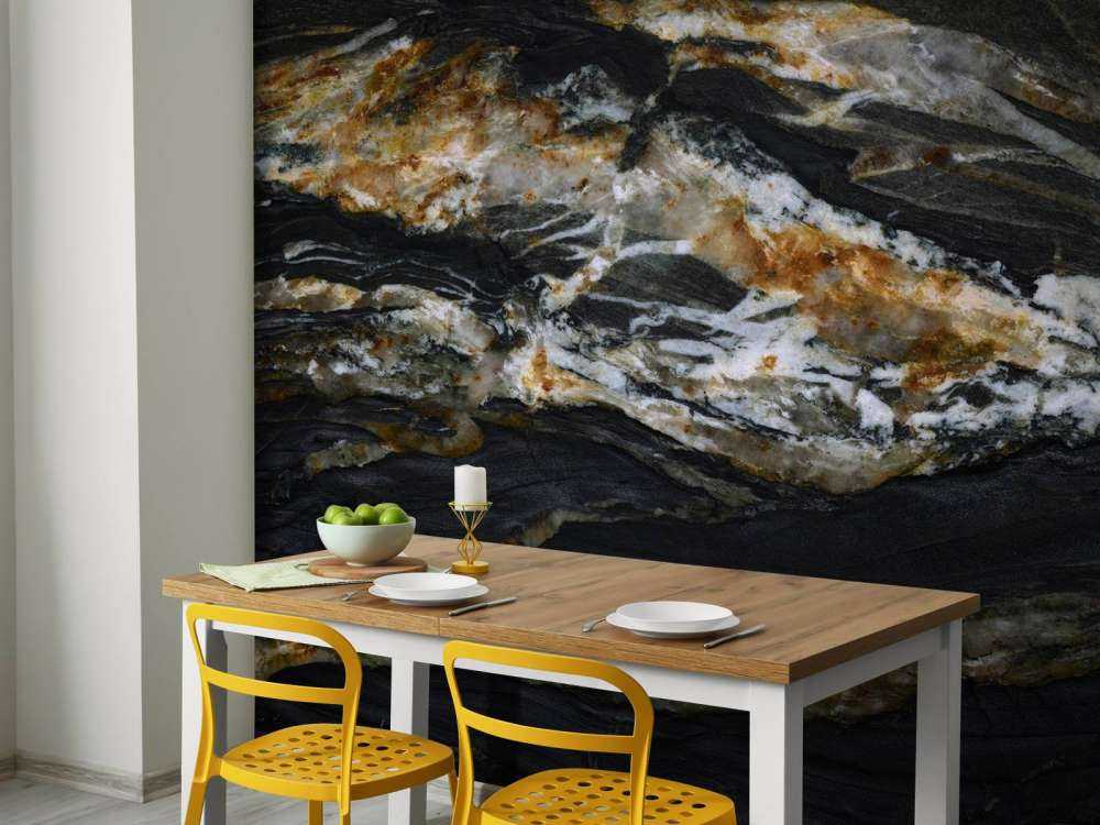 Marmo nero con rilievo