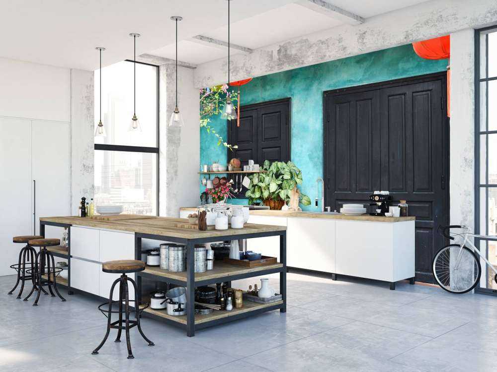 Vecchia bicicletta vicino a una casa