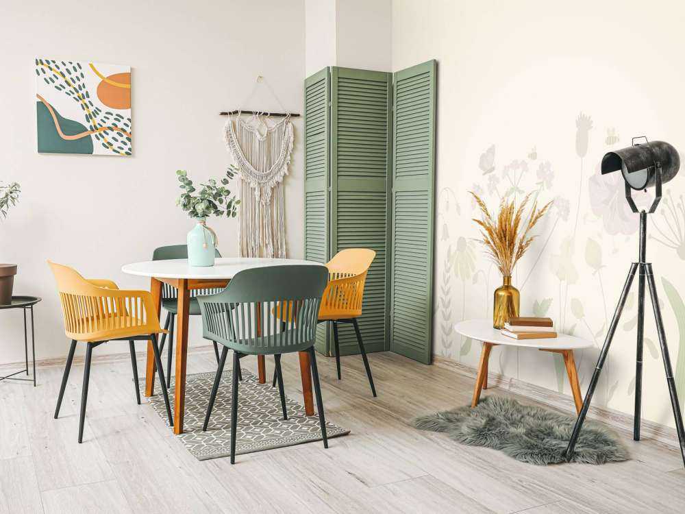 Campo di fiori con farfalle beige e rosa antico