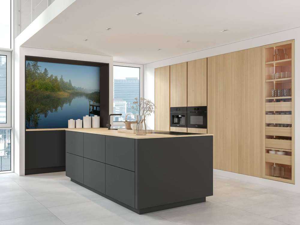 Ponteggi di legno nella foresta