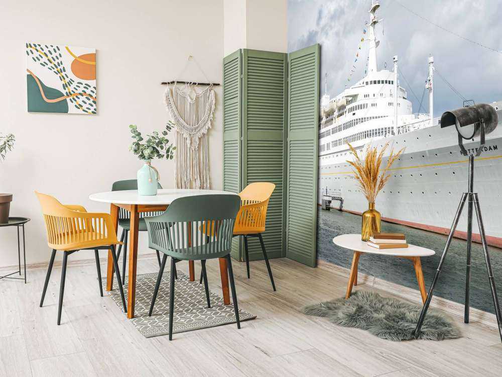 Gigante oceanico elegante nel porto