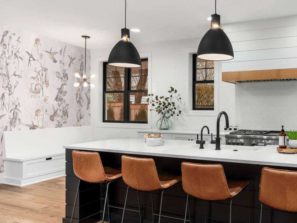 Fiori di prato e giardino giallo chiaro