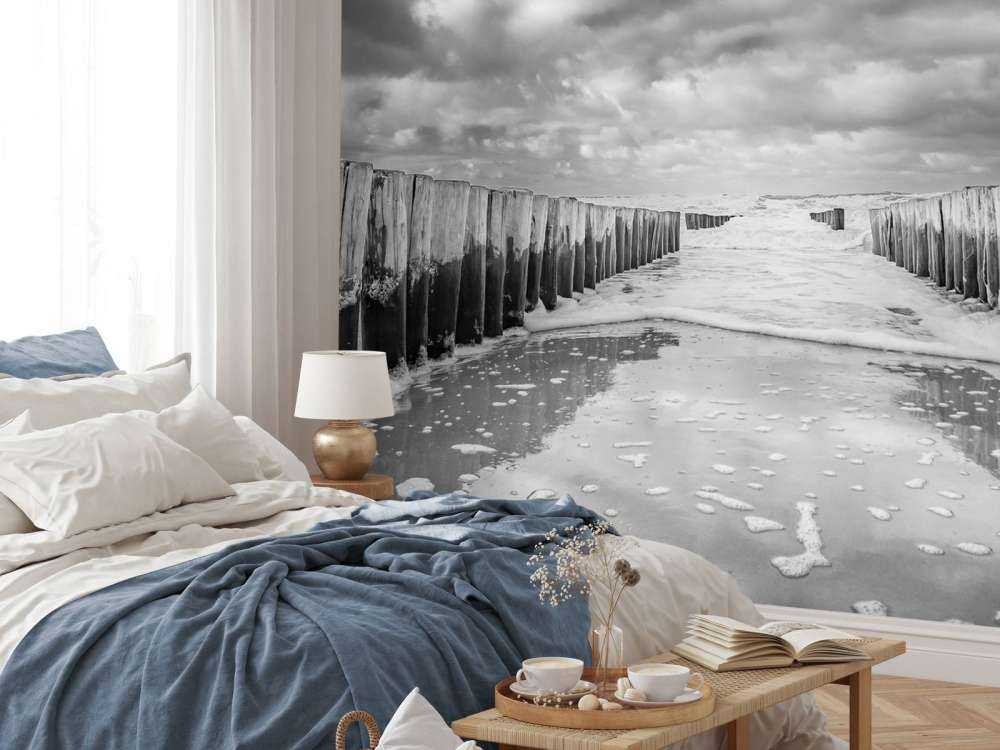 Mare agitato in bianco e nero