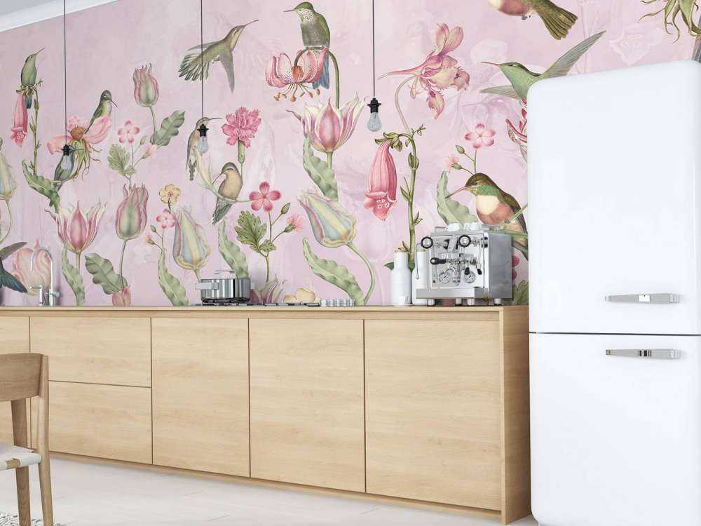 Sinfonia di Colibrì Primaverile - Rosa in Fiore