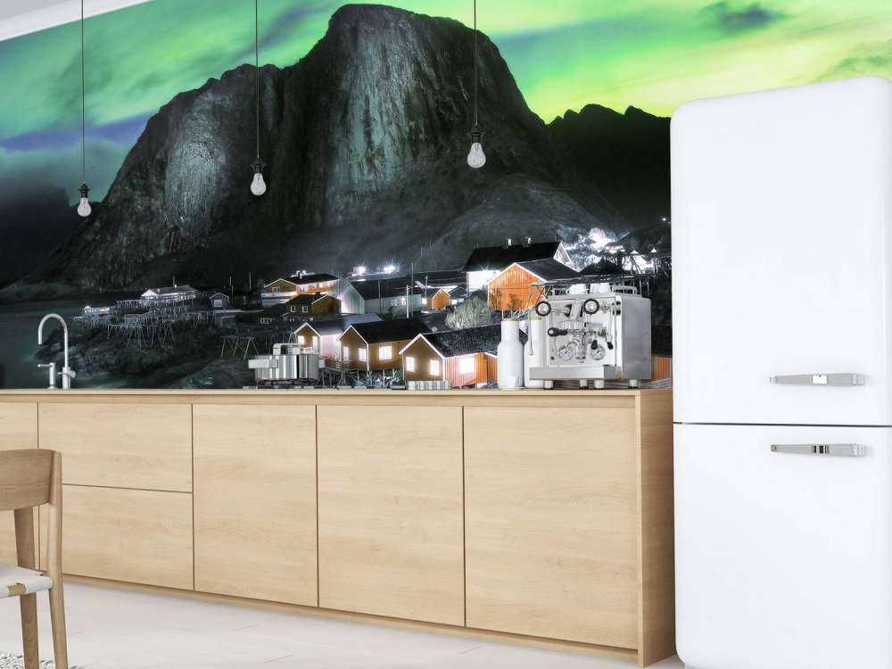 Aurora boreale sopra Hamnøy