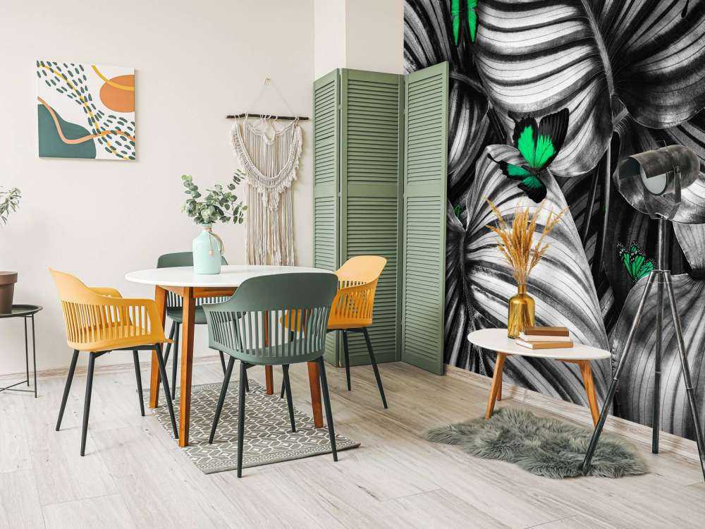 Farfalle su foglie a strisce