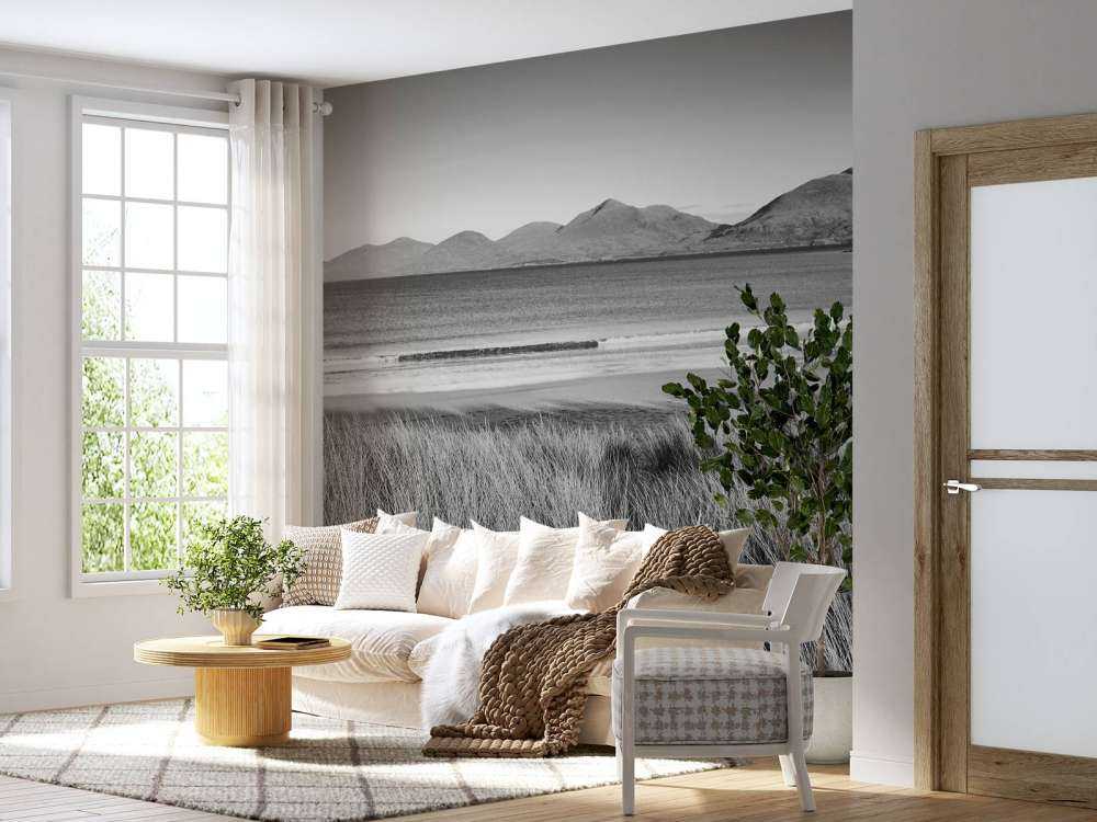 Casco in erba, spiaggia e montagna