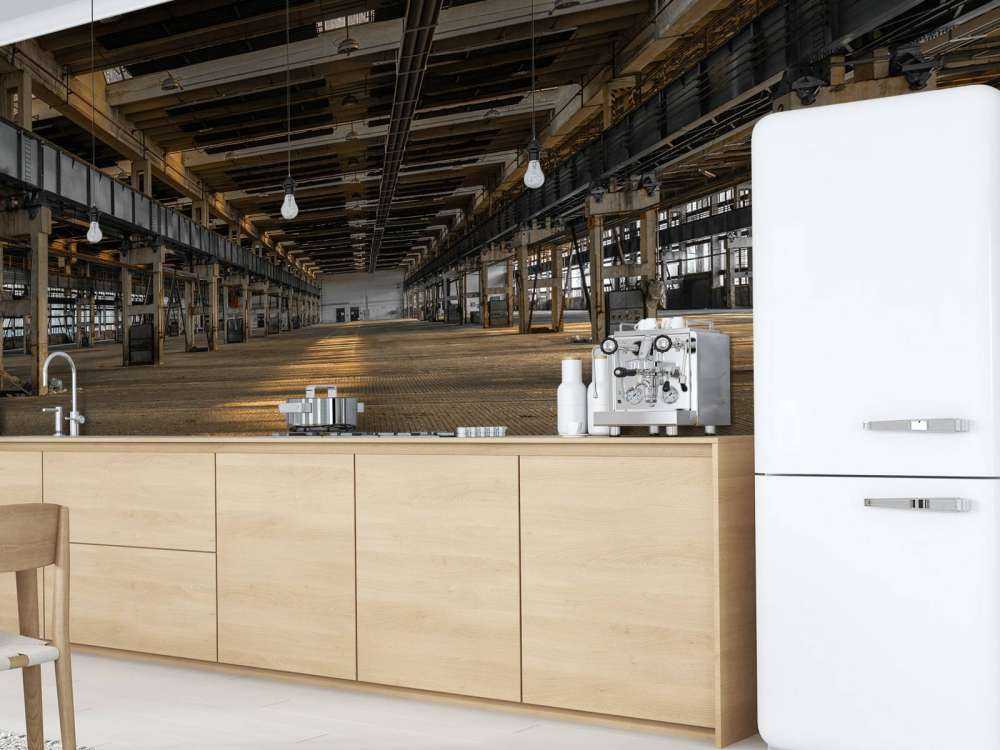 Vecchio garage abbandonato